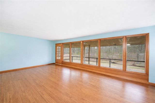 622 Woodland Dr, Pulaski Twp, PA 16143