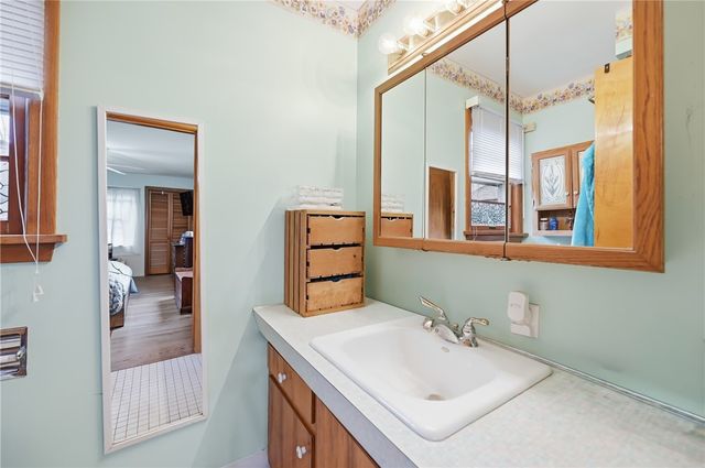 622 Woodland Dr, Pulaski Twp, PA 16143