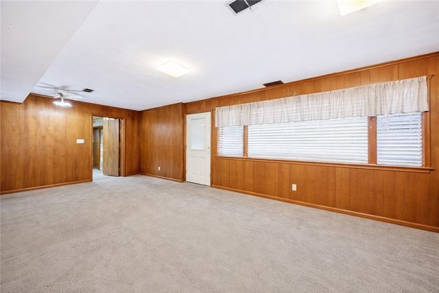 622 Woodland Dr, Pulaski Twp, PA 16143