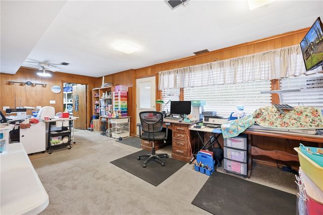 622 Woodland Dr, Pulaski Twp, PA 16143