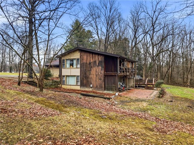 622 Woodland Dr, Pulaski Twp, PA 16143