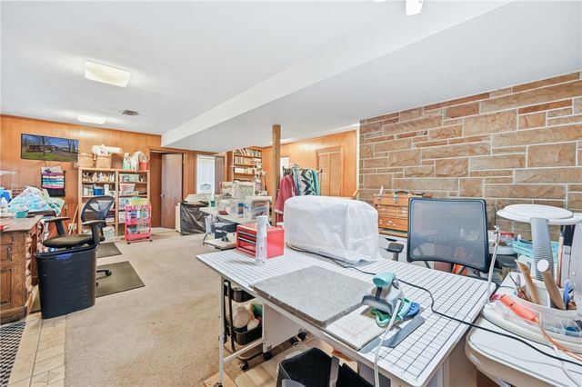 622 Woodland Dr, Pulaski Twp, PA 16143