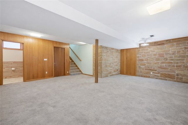 622 Woodland Dr, Pulaski Twp, PA 16143