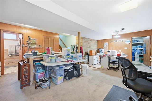 622 Woodland Dr, Pulaski Twp, PA 16143