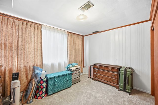 622 Woodland Dr, Pulaski Twp, PA 16143