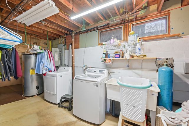 622 Woodland Dr, Pulaski Twp, PA 16143