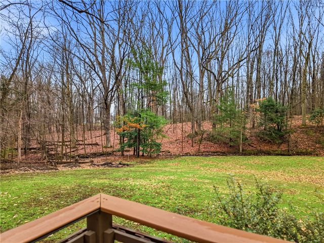 622 Woodland Dr, Pulaski Twp, PA 16143