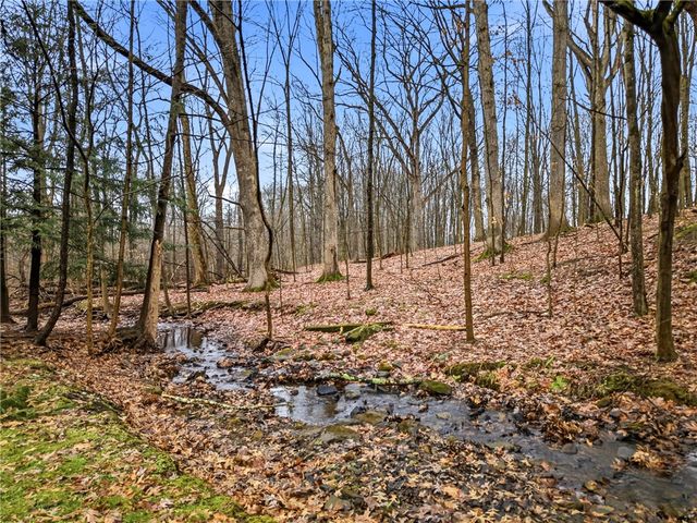 622 Woodland Dr, Pulaski Twp, PA 16143