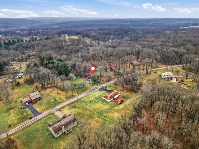 622 Woodland Dr, Pulaski Twp, PA 16143