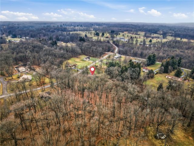 622 Woodland Dr, Pulaski Twp, PA 16143