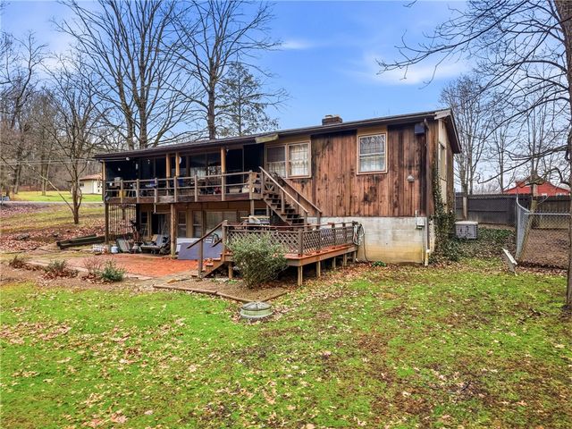 622 Woodland Dr, Pulaski Twp, PA 16143