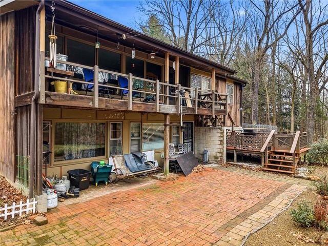 622 Woodland Dr, Pulaski Twp, PA 16143