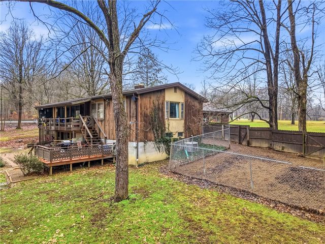 622 Woodland Dr, Pulaski Twp, PA 16143