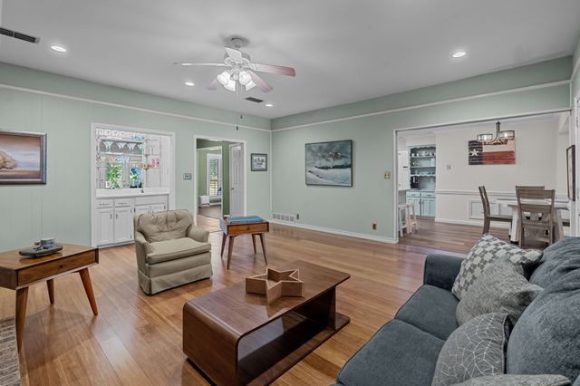 1708 Wimbleton Drive, Bedford, TX 76021