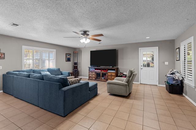 1708 Wimbleton Drive, Bedford, TX 76021