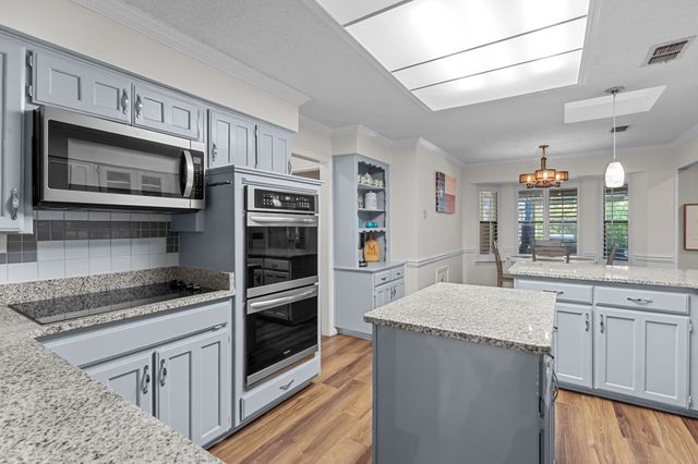 1708 Wimbleton Drive, Bedford, TX 76021