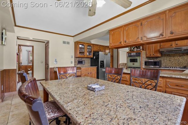 26449 Haverhill Drive, Warren, MI 48091