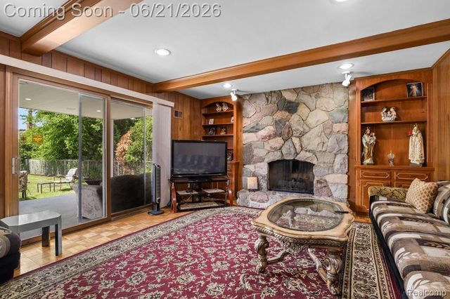 26449 Haverhill Drive, Warren, MI 48091