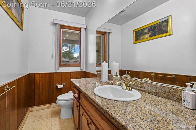 26449 Haverhill Drive, Warren, MI 48091