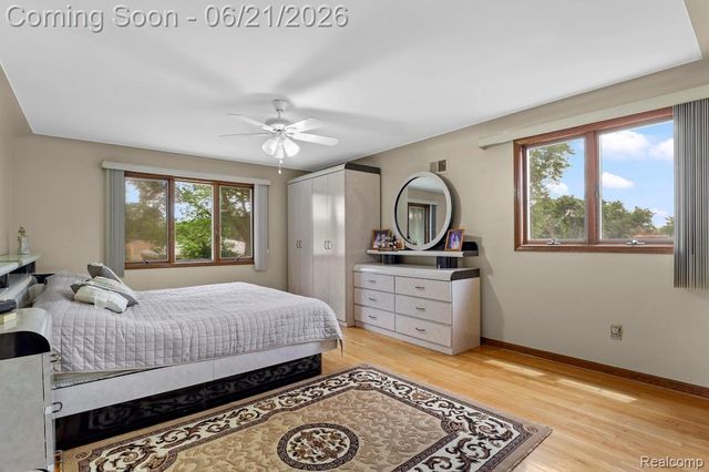 26449 Haverhill Drive, Warren, MI 48091