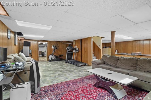 26449 Haverhill Drive, Warren, MI 48091