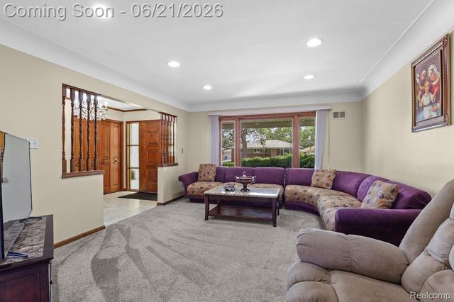 26449 Haverhill Drive, Warren, MI 48091