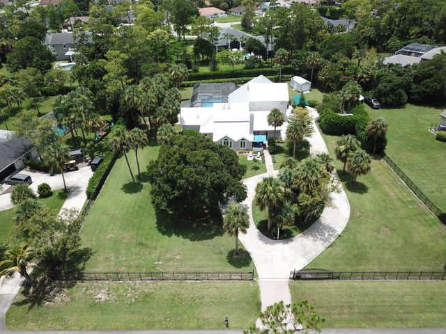 14757 Stirrup Lane, Wellington, FL 33414