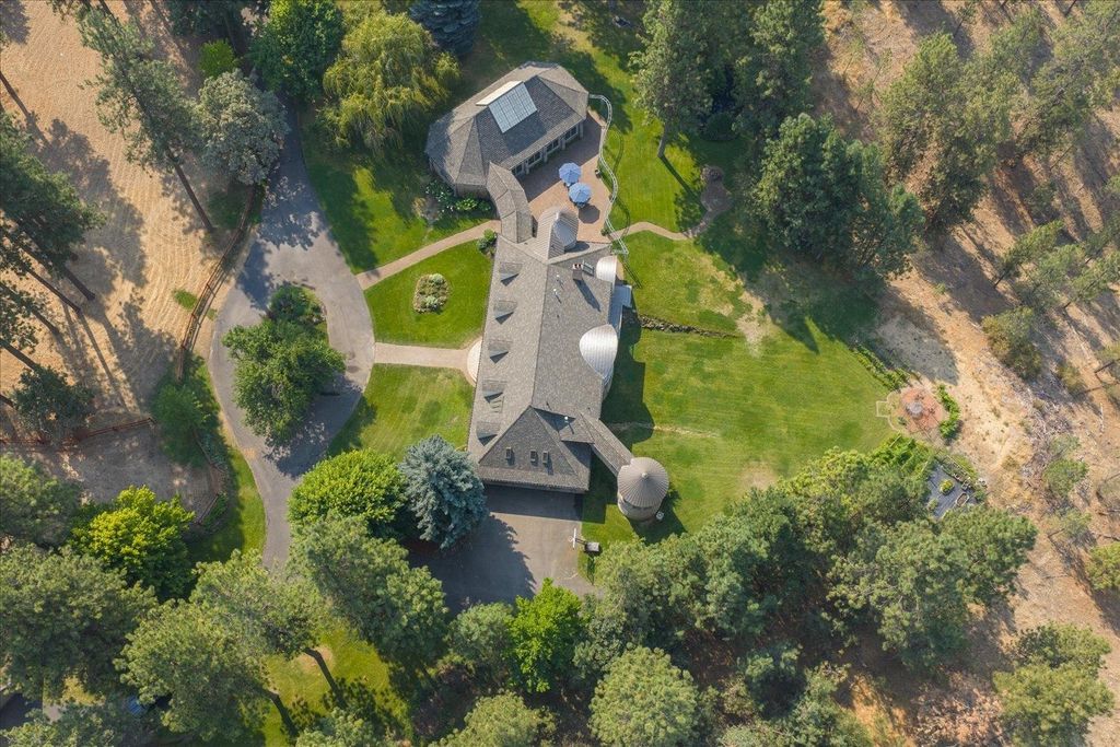 6320 Verona Ln, Spokane, WA 99223 photo 2