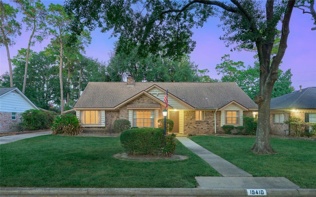 19410 Craigchester Lane, Spring, TX 77388