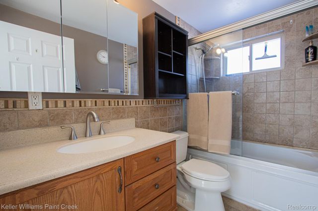 8453 Smethwick Road, Sterling Heights, MI 48312