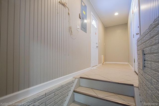 8453 Smethwick Road, Sterling Heights, MI 48312