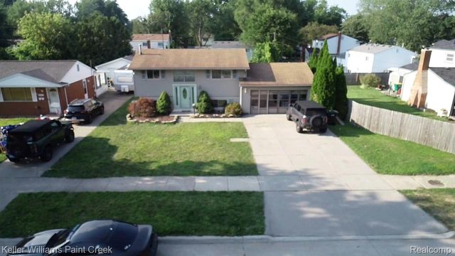8453 Smethwick Road, Sterling Heights, MI 48312