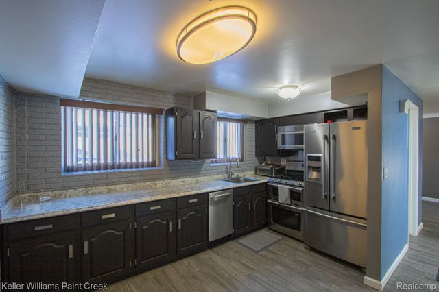 8453 Smethwick Road, Sterling Heights, MI 48312