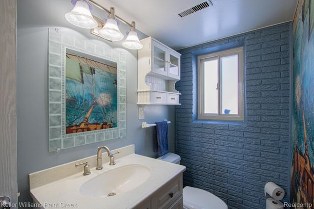 8453 Smethwick Road, Sterling Heights, MI 48312