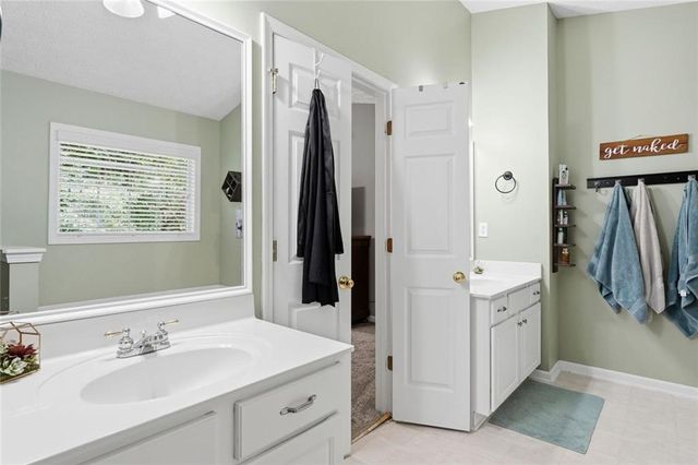 306 Chamberlyn Lane, Hiram, GA 30141