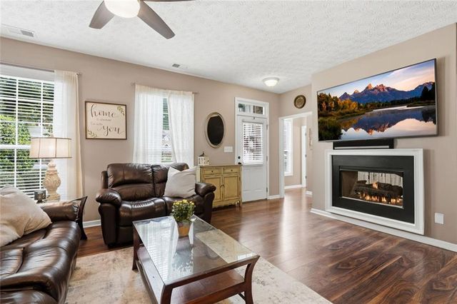 306 Chamberlyn Lane, Hiram, GA 30141
