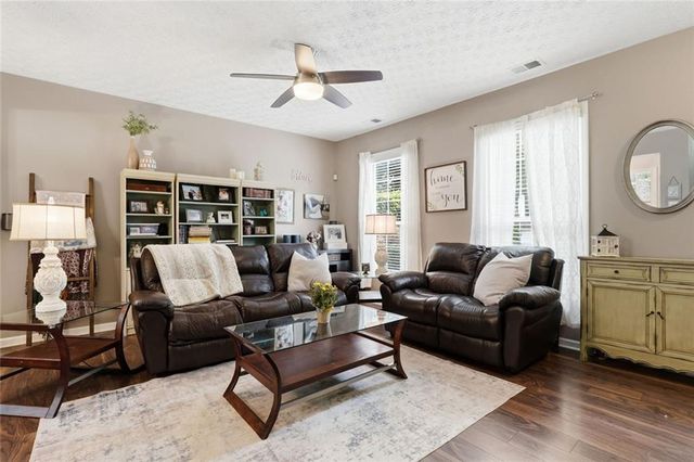 306 Chamberlyn Lane, Hiram, GA 30141