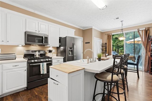 306 Chamberlyn Lane, Hiram, GA 30141