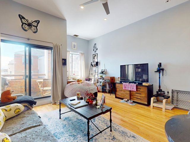 11 Margin St 7, Lynn, MA 01905