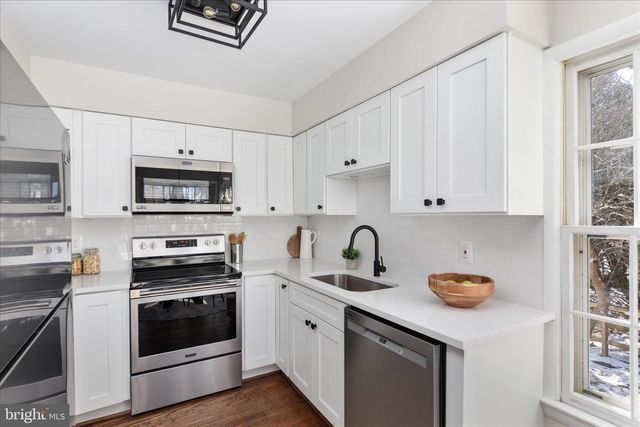 5 RAWLSTON CT, Sterling, VA 20165