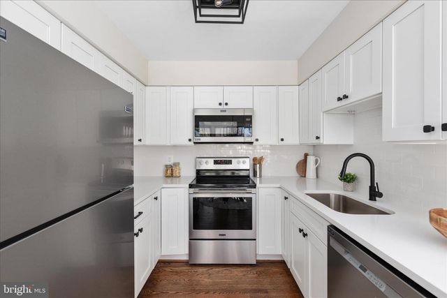 5 RAWLSTON CT, Sterling, VA 20165