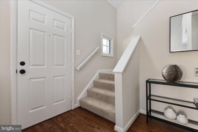 5 RAWLSTON CT, Sterling, VA 20165