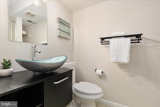 5 RAWLSTON CT, Sterling, VA 20165