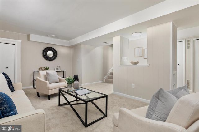 5 RAWLSTON CT, Sterling, VA 20165