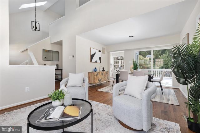 5 RAWLSTON CT, Sterling, VA 20165