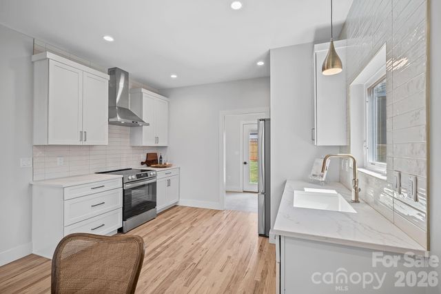 9 Gudger Road, Asheville, NC 28806