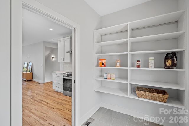 9 Gudger Road, Asheville, NC 28806