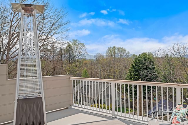 9 Gudger Road, Asheville, NC 28806