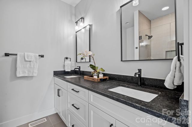9 Gudger Road, Asheville, NC 28806