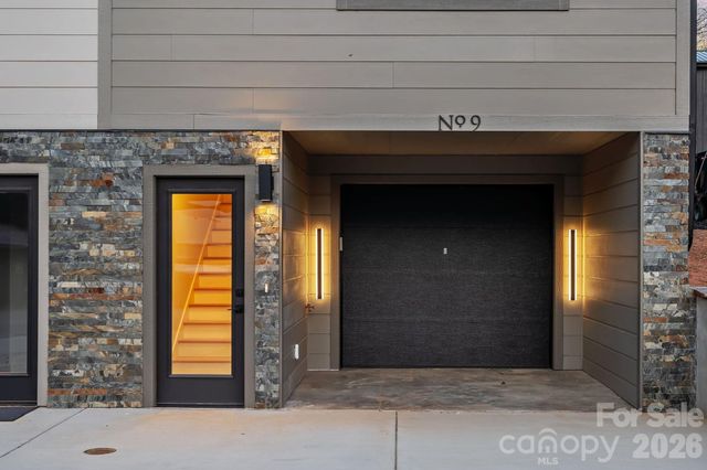 9 Gudger Road, Asheville, NC 28806